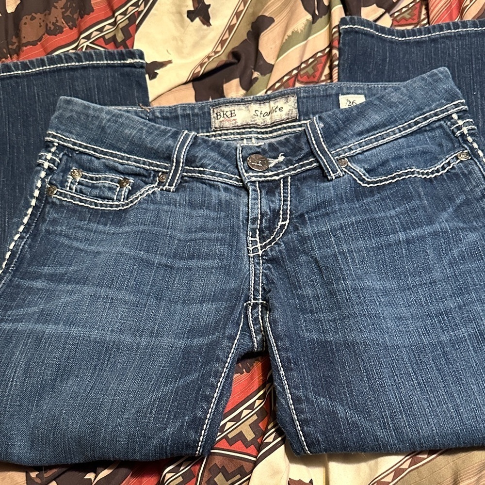 763.   BKE Starlite Blue Cropped Jeans with White Stitching size 26 - Picture 6 of 11